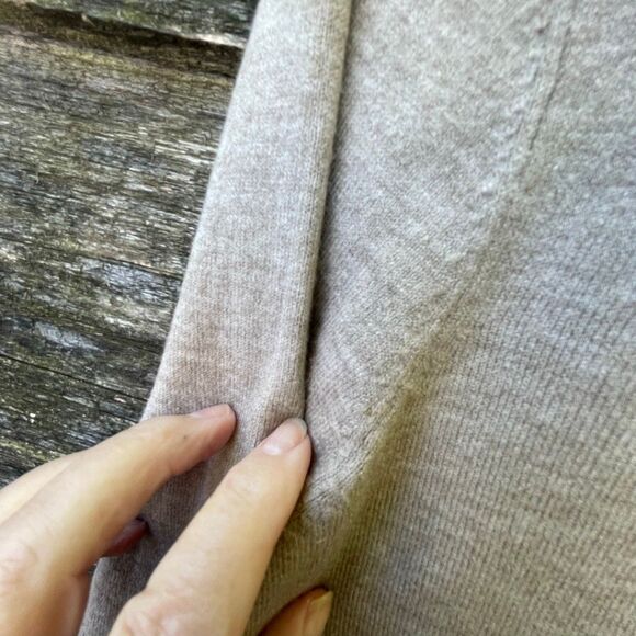 Sisters size M Taupe relaxed fit viscose blend closet staple preppy - Picture 5 of 7